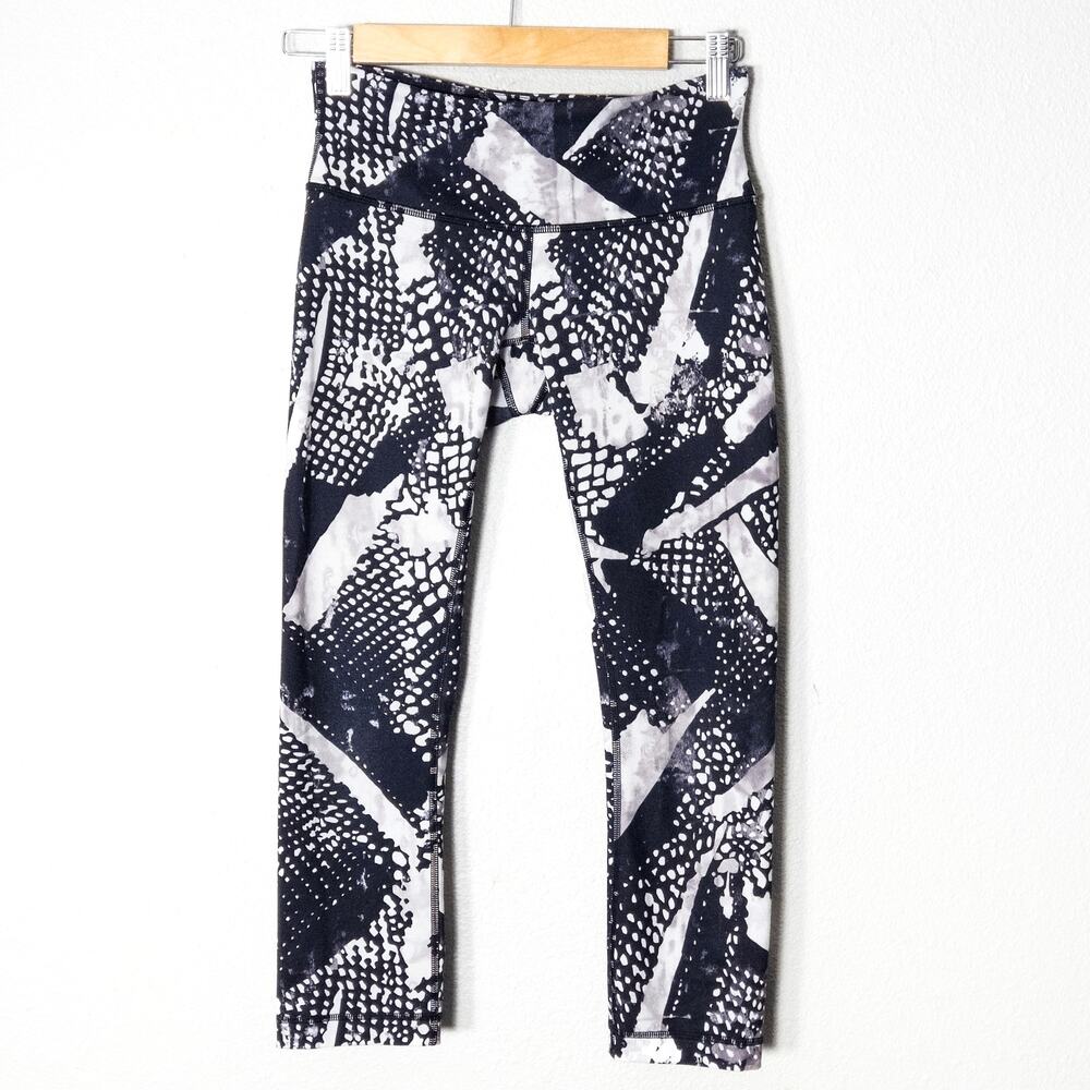 Lululemon Cropped Leggings Black White Size S Athleisure Streetwear